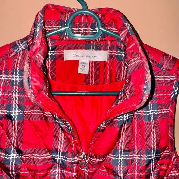 Croft & Barrow Women's Red Plaid Puffer Vest - Size XS - Picture 2 of 8